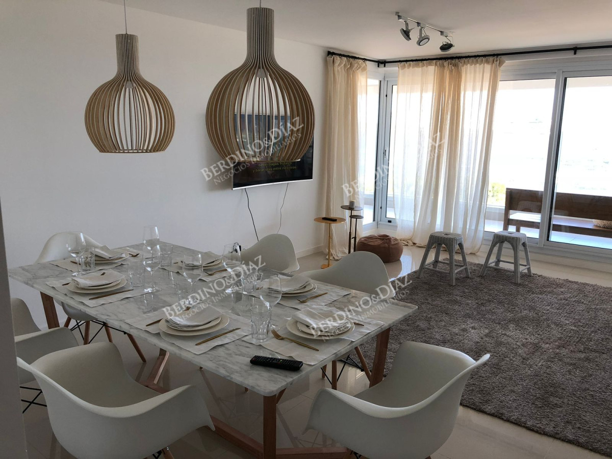 Apartamento ID.1858 - Apartamento de 3 dormitorios Playa Mansa Punta del Este 