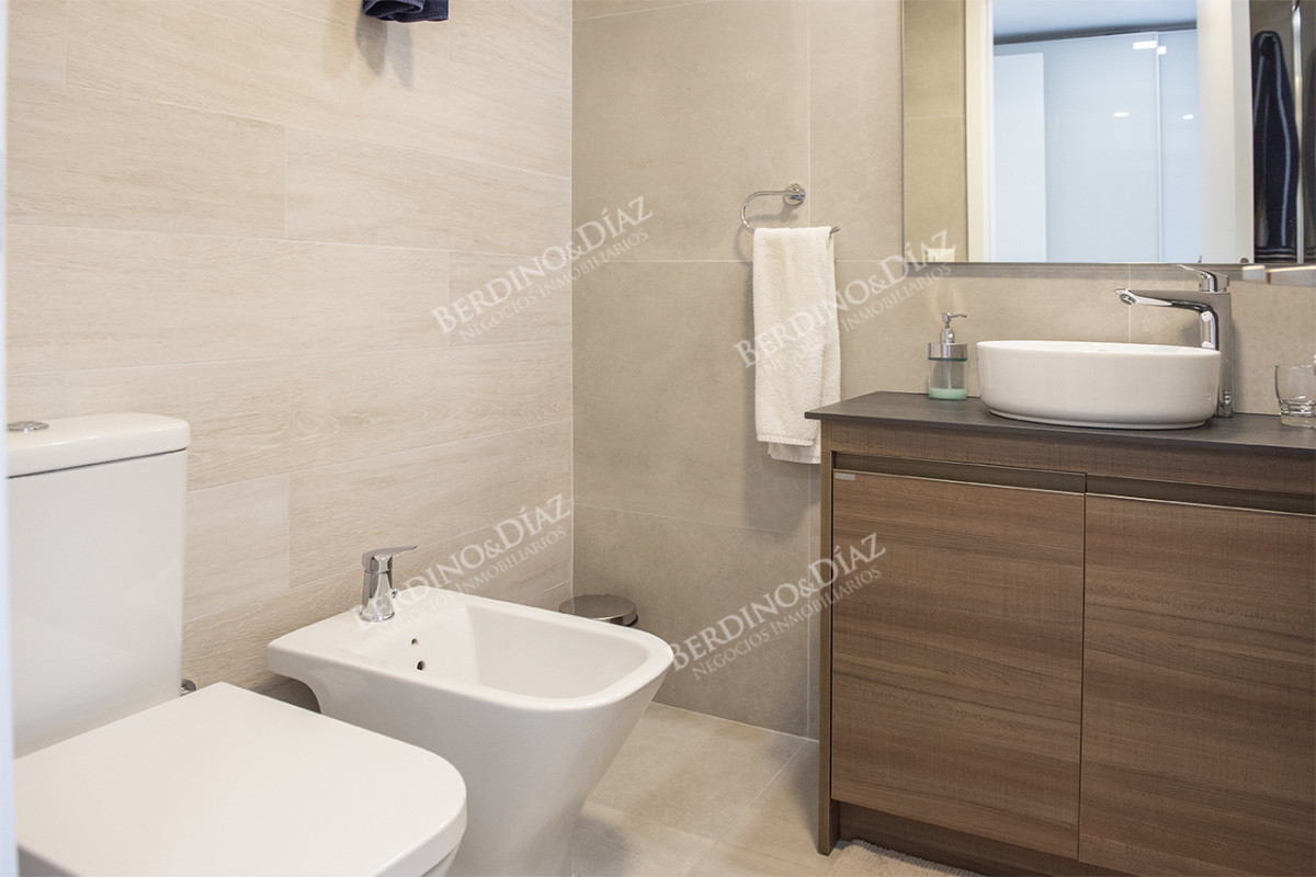 Apartamento ID.2724 - Espectacular departamento de 3  dormitorios en Ventian Playa Mansa.