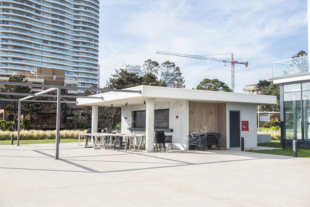 Apartamento ID.2724 - Espectacular departamento de 3  dormitorios en Ventian Playa Mansa.