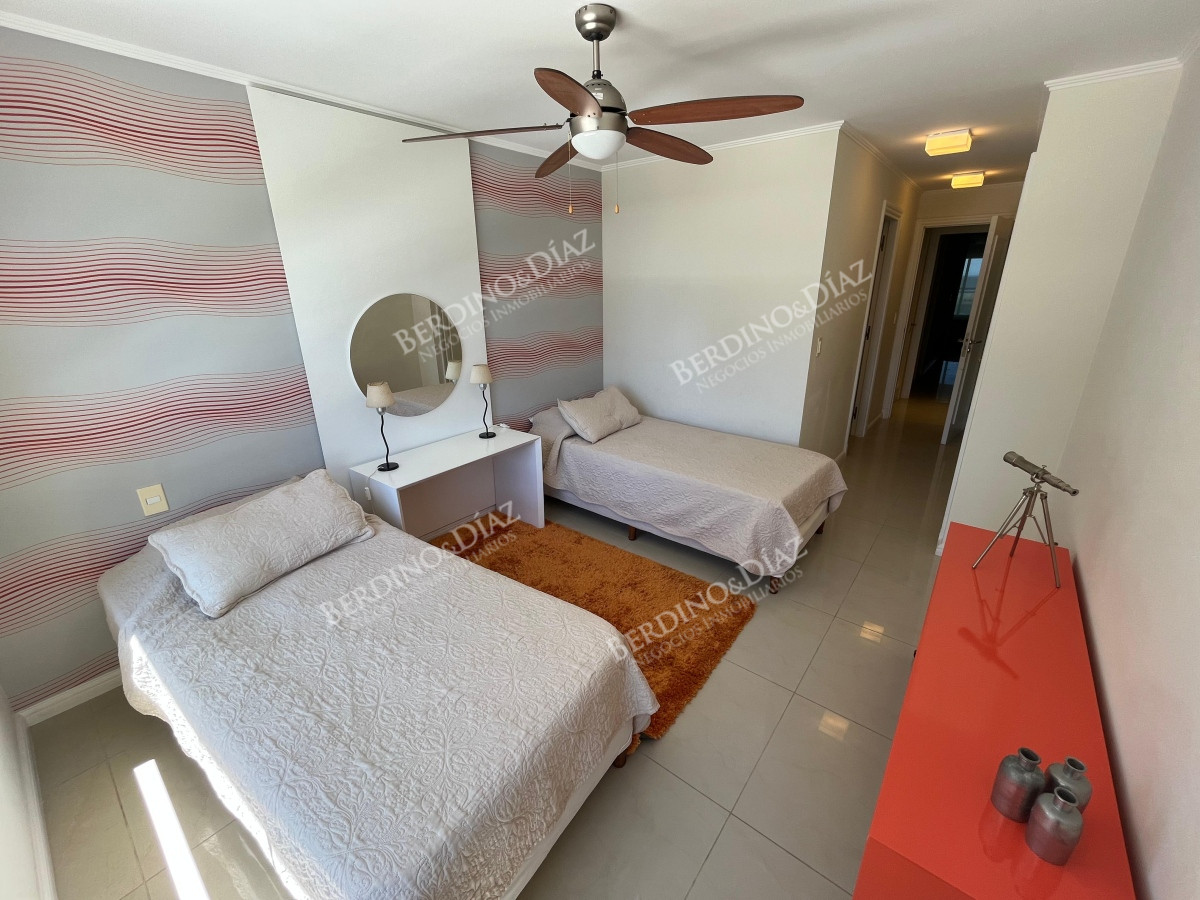 Apartamento ID.1035 - Apartamento en Imperiale en la Torre frente al mar