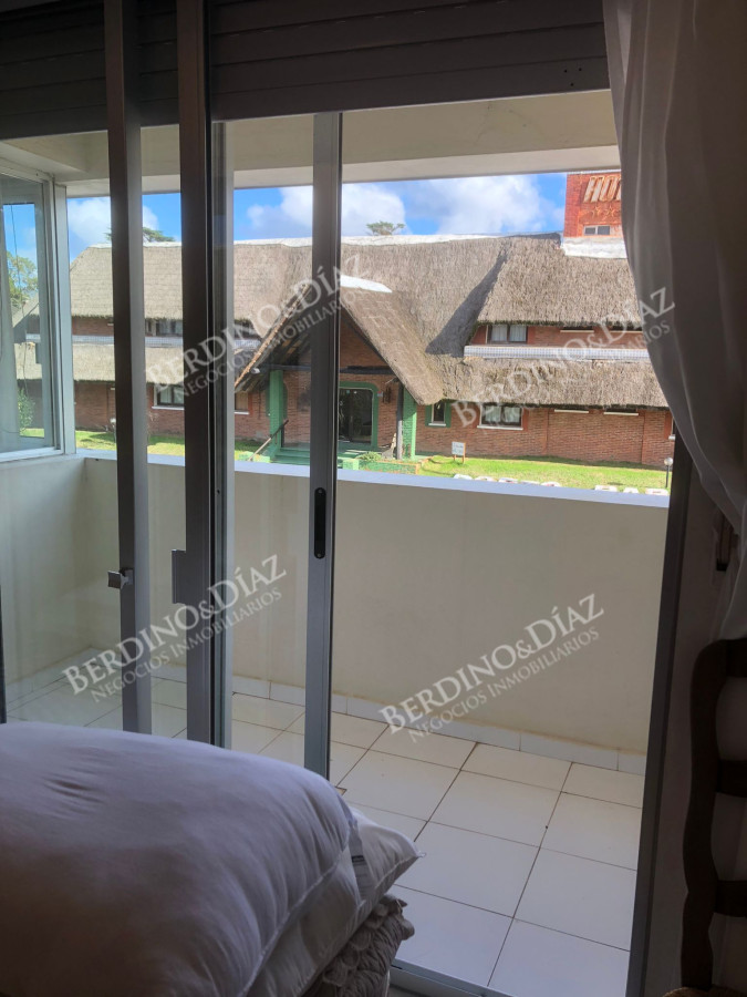 Apartamento ID.1431 - apartamento  para comprar  en primera línea financiado, con vista frontal al mar. Punta del Este.
