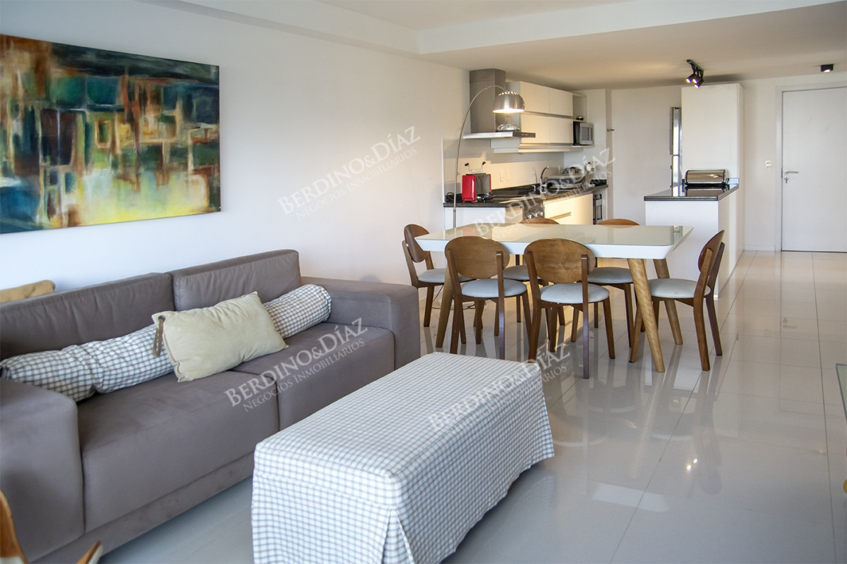 Apartamento ID.2688 - Apartamento en venta en Torre esmeralda de 3 dormitorios , en Punta del Este