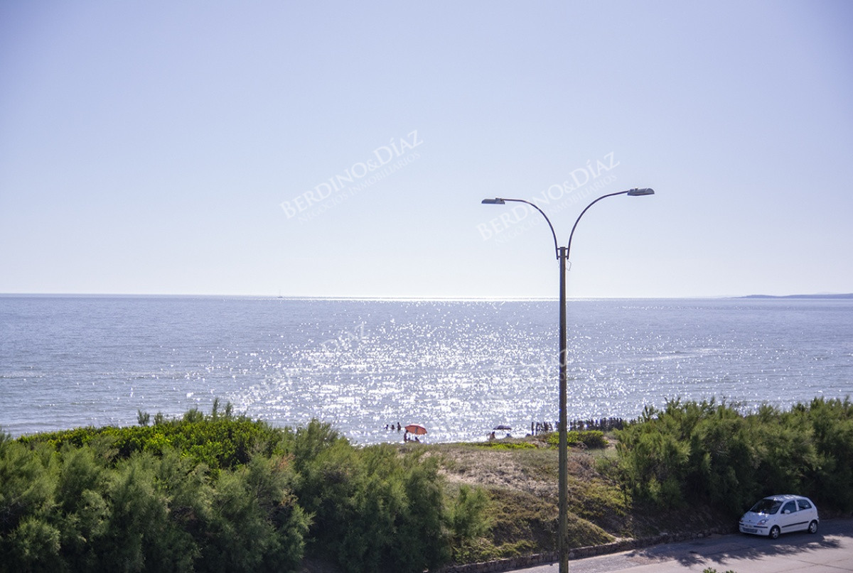 Apartamento ID.1858 - Apartamento de 3 dormitorios Playa Mansa Punta del Este 