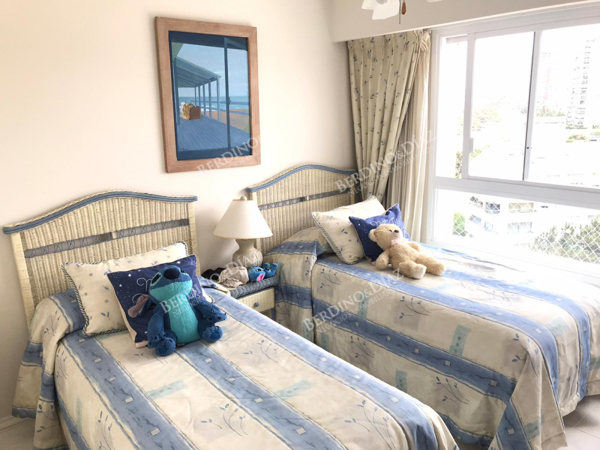 Apartamento ID.1295 - Apartamento esquinero en Playa Mansa