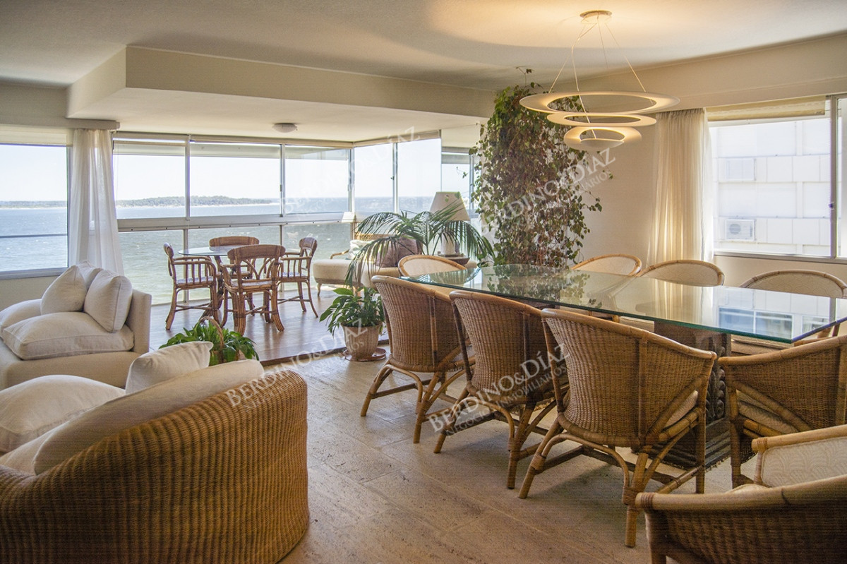 Apartamento ID.2790 -  Edificio Tunquelen II, 3 dormitorios mas servicio, playa mansa 