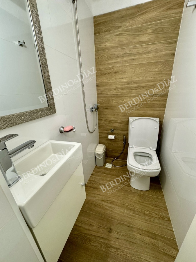 Apartamento ID.2700 - Vende apartamento de 4 dormitorios en edificio Cozumel Mansa.