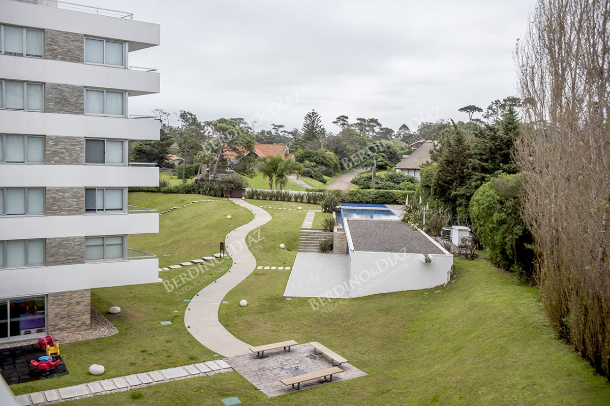 Apartamento ID.2463 - Departamento 3 dormitorios en venta. Oportunidad en Playa Mansa
