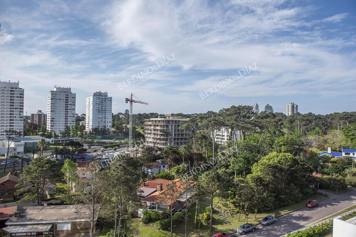 Apartamento ID.2724 - Espectacular departamento de 3  dormitorios en Ventian Playa Mansa.