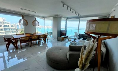 Apartamento en venta 4 dormitorios en Playa Mansa, Punta del Este.