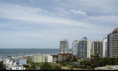 Apartamento Hermoso en venta en zona de la Brava, Torre Chronos .