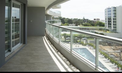 Venta Apartamento, Punta del Este en edificio de categoria
