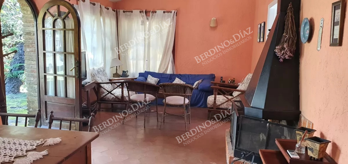 Casa ID.2565 - Venta Casa en Aidy Grill, Punta del Este con parrillero a pocas cuadras del mar