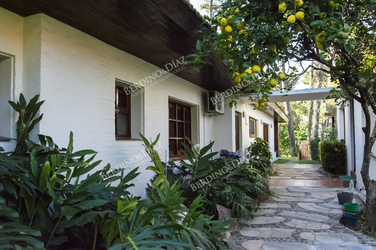 Casa ID.2667 - Casa en venta de 5 dormitorios en San Rafael , Punta del este 