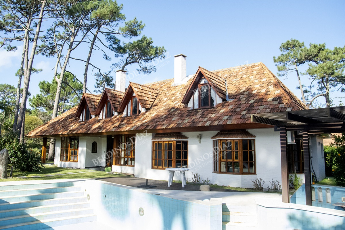 Casa ID.2667 - Casa en venta de 5 dormitorios en San Rafael , Punta del este 