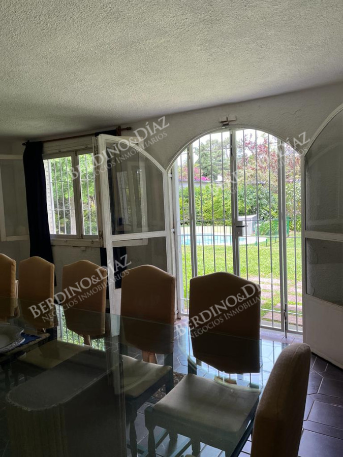 Casa ID.2430 - Chalet tradicional en venta 4 dormitorios en venta en Playa Mansa