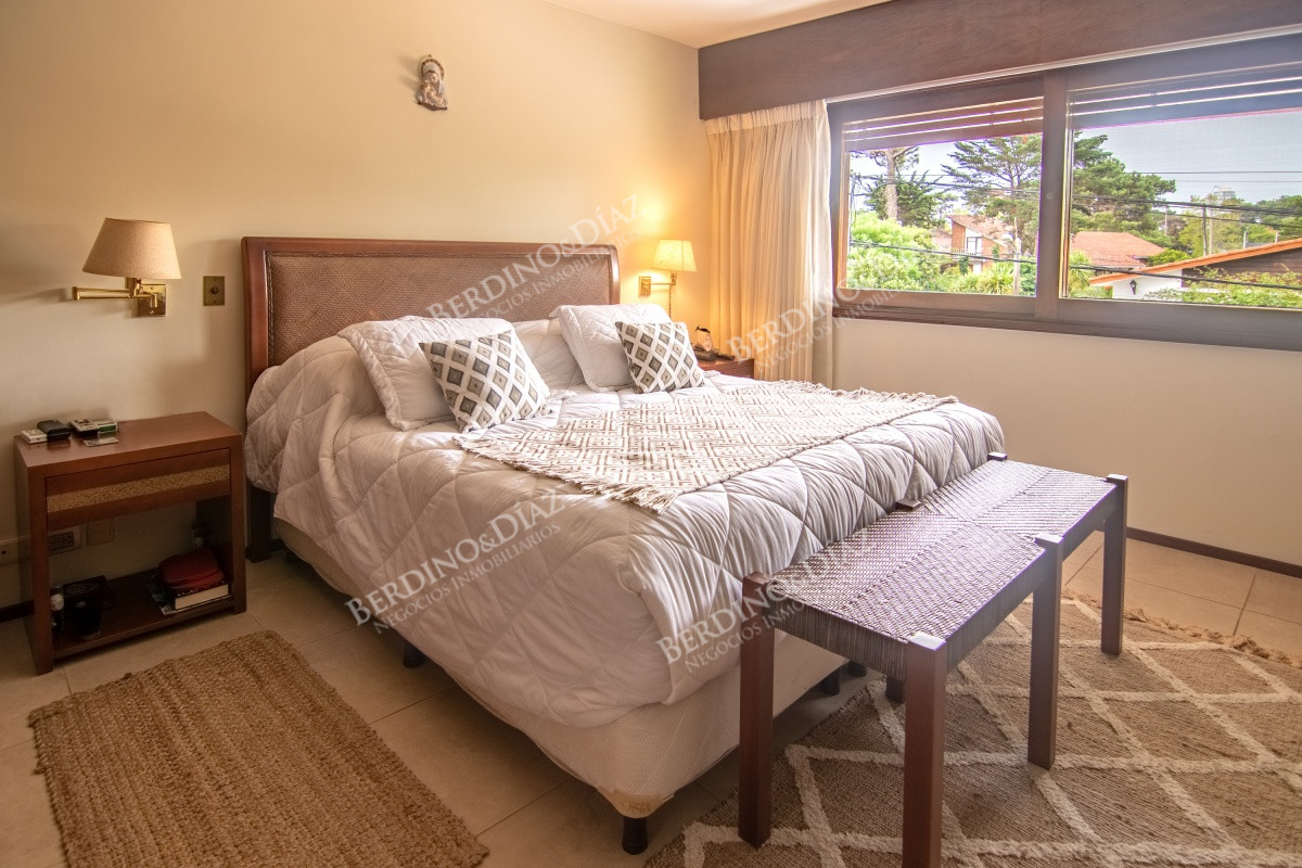 Casa ID.2590 - Casa de gran tamaño ubicada en zona de paz y tranquilidad.