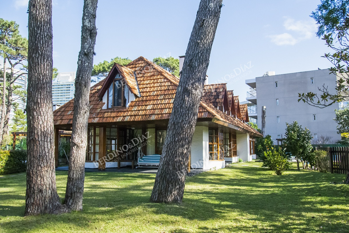 Casa ID.2667 - Casa en venta de 5 dormitorios en San Rafael , Punta del este 