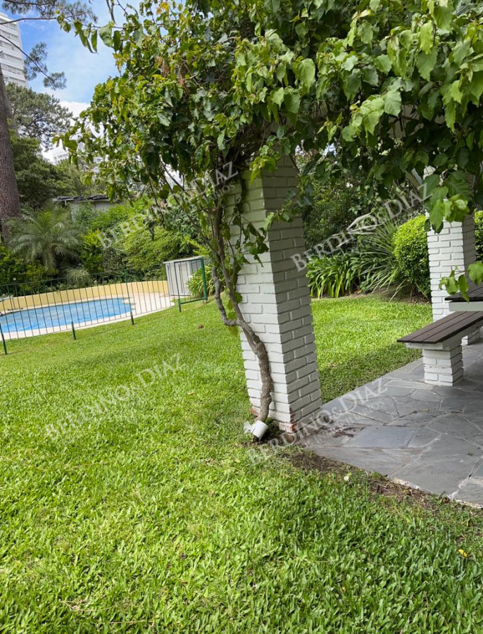 Casa ID.2430 - Chalet tradicional en venta 4 dormitorios en venta en Playa Mansa