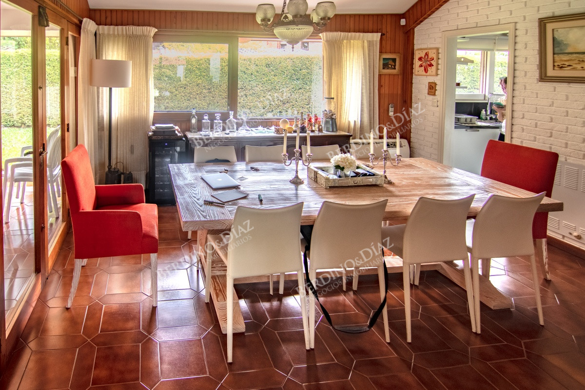 Casa ID.2590 - Casa de gran tamaño ubicada en zona de paz y tranquilidad.