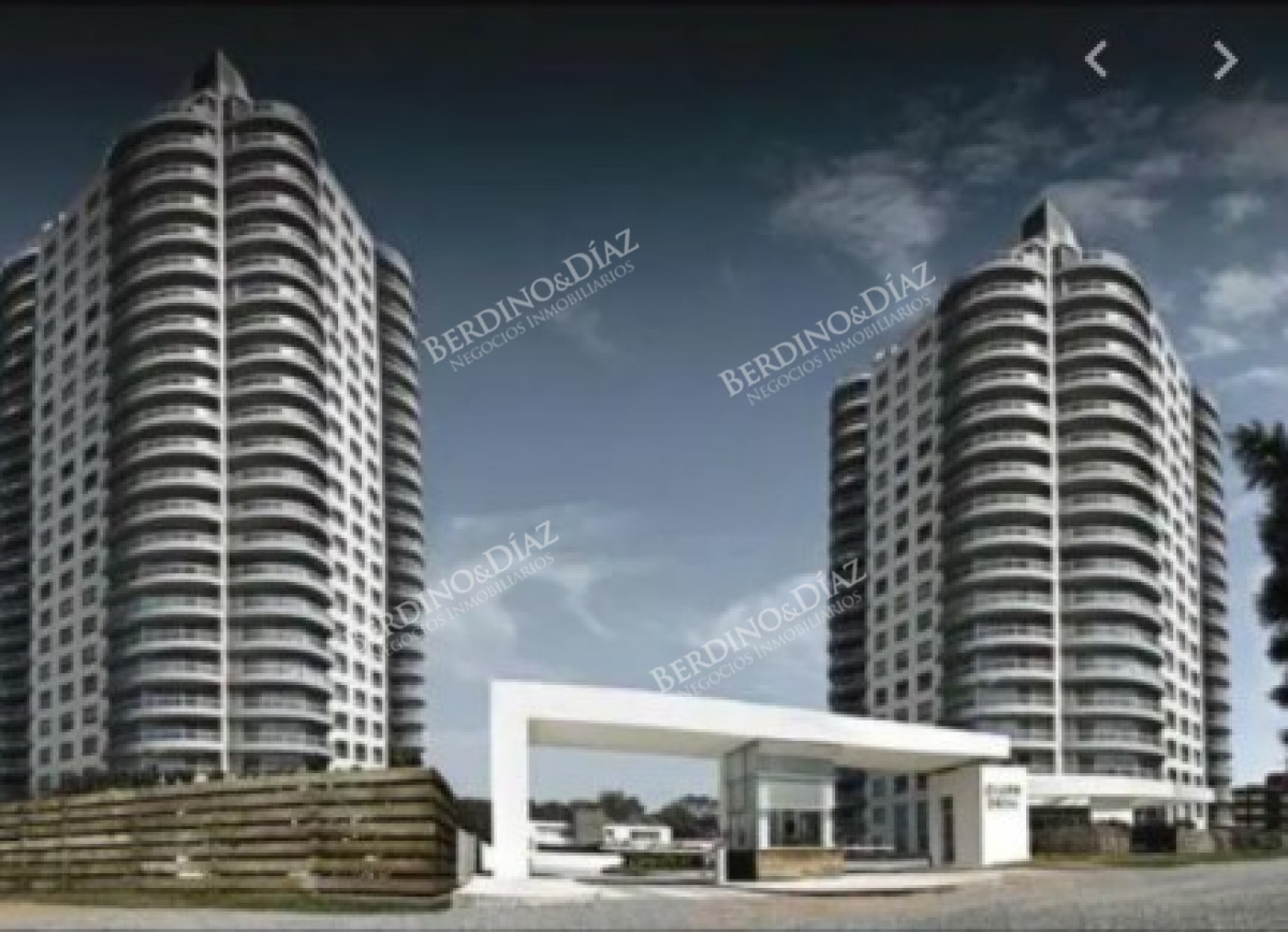 Apartamento ID.2559 - Apartamento de 3 dormitorios en Venta en Ocean Drive , Punta del este , Playa Brava 