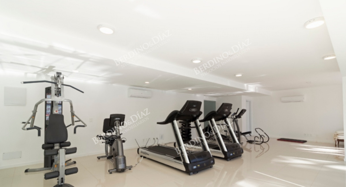 Apartamento ID.2688 - Apartamento en venta en Torre esmeralda de 3 dormitorios , en Punta del Este