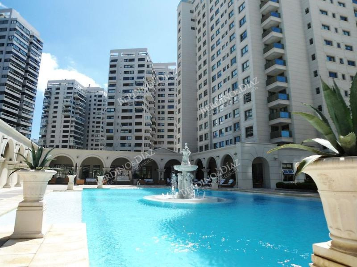 Apartamento ID.2526 - Vende apartamento de 3 dormitorios en Torre Imperiale I, Frente al mar, Punta del Este 