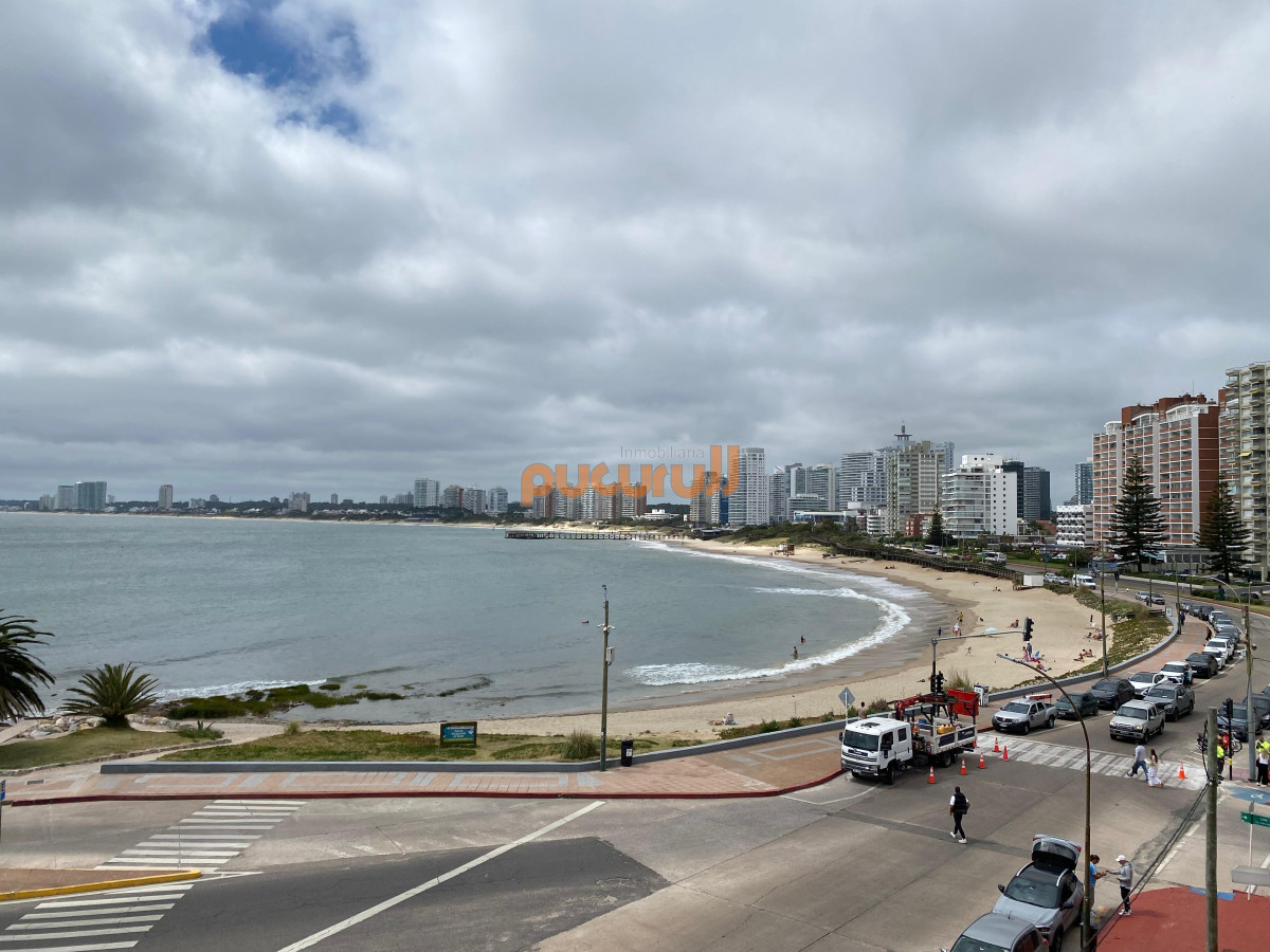 Apartamento ID.2578 - Vende apartamento con vista al mar de 3 dormitorios, Punta del Este