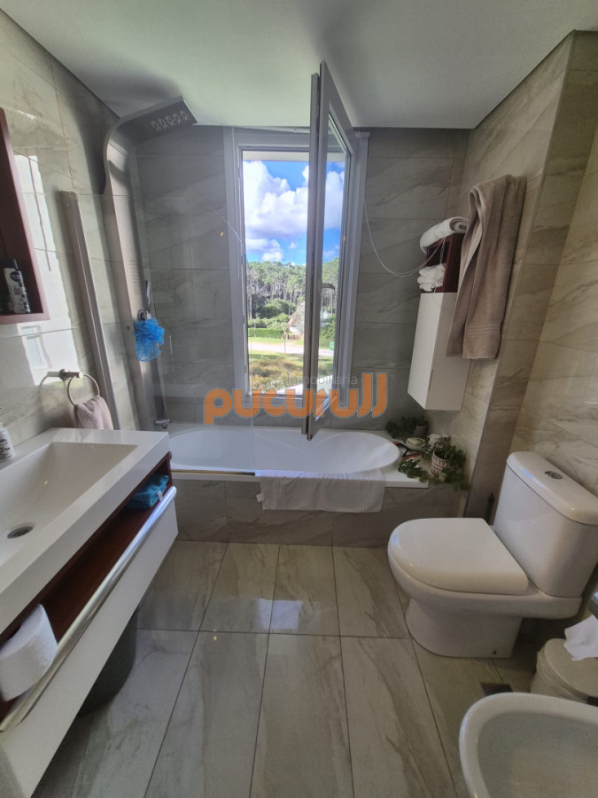 Apartamento ID.2667 - Apartamento en venta primera linea Playa Mansa Punta del Este 2 dormitorios