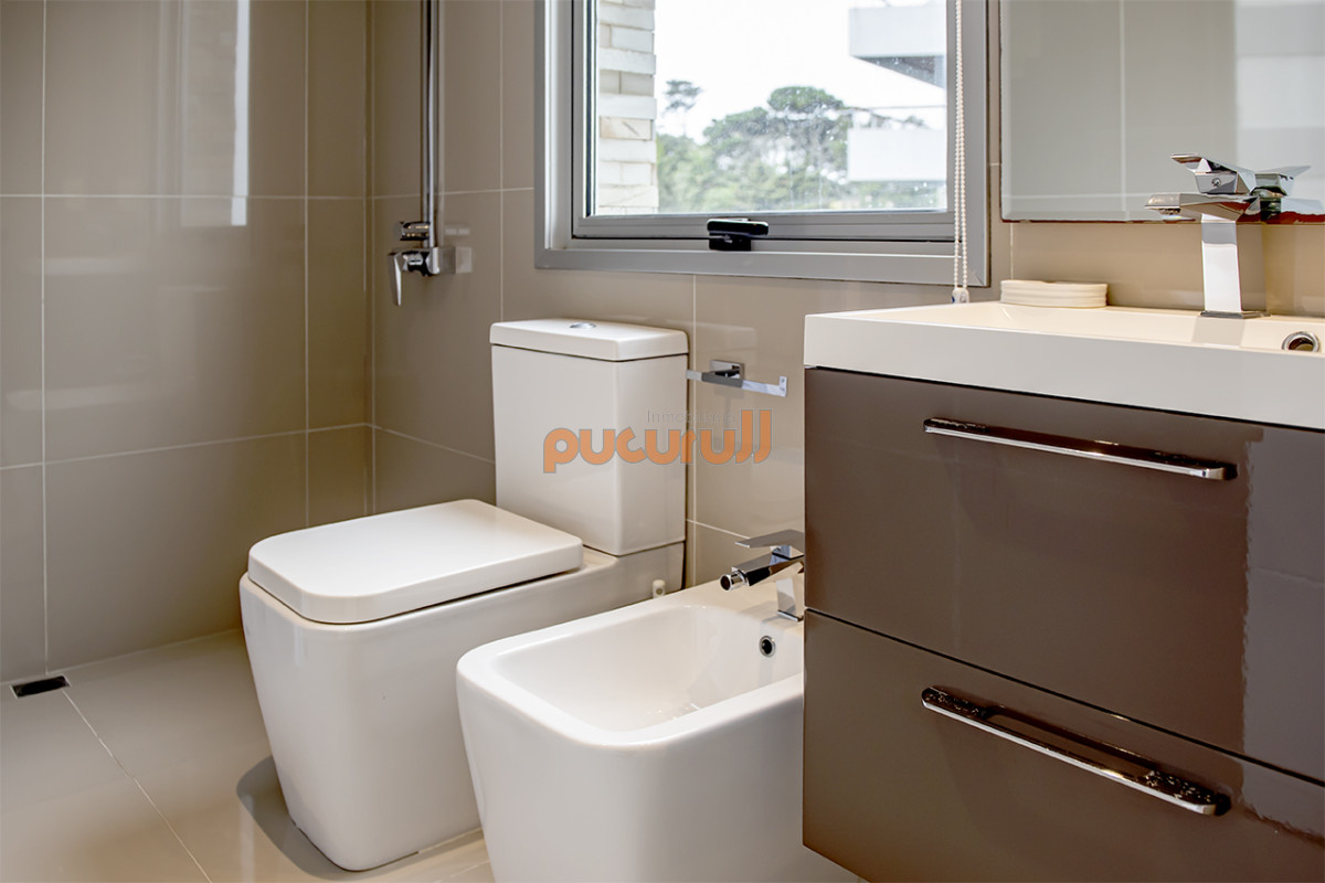 Apartamento ID.1480 - Departamento de 3 dormitorios en venta. Gran Oportunidad en Playa Mansa.
