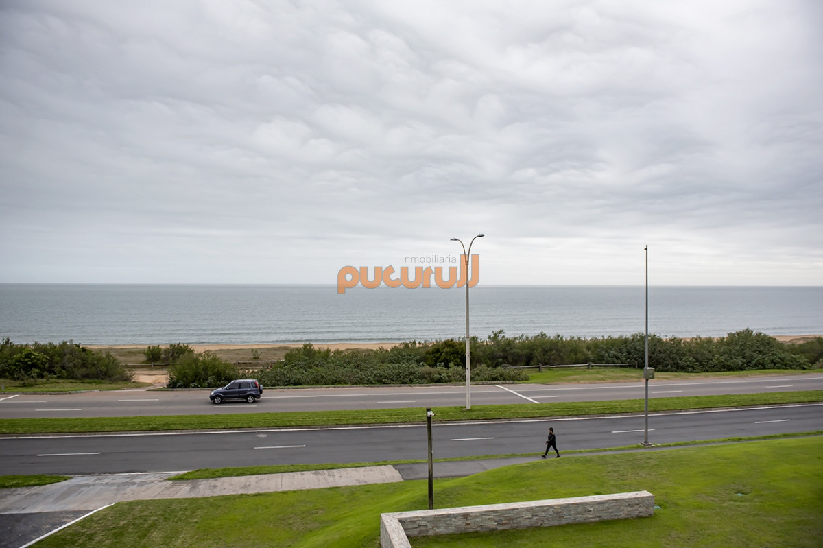 Apartamento ID.1480 - Departamento de 3 dormitorios en venta. Gran Oportunidad en Playa Mansa.