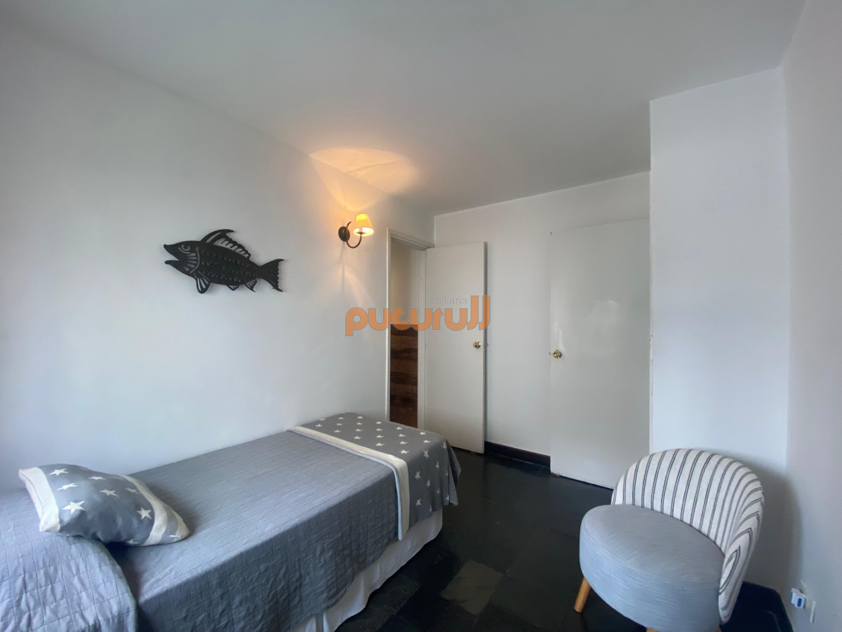 Apartamento ID.2578 - Vende apartamento con vista al mar de 3 dormitorios, Punta del Este