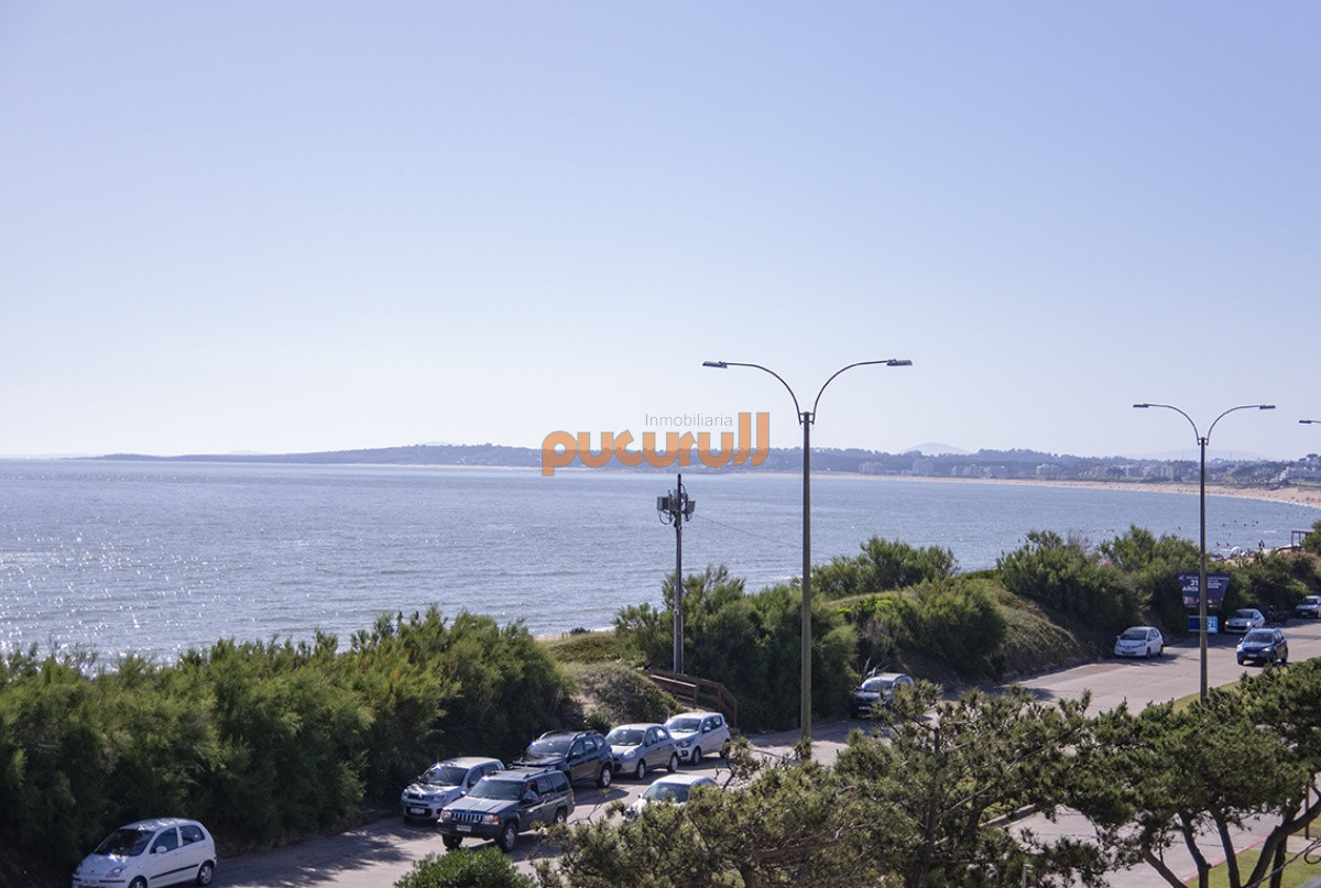 Apartamento ID.1478 - Se vende apartamento de 3 dormitorios en Edificio Horizonte, Playa Mansa, Punta del Este 