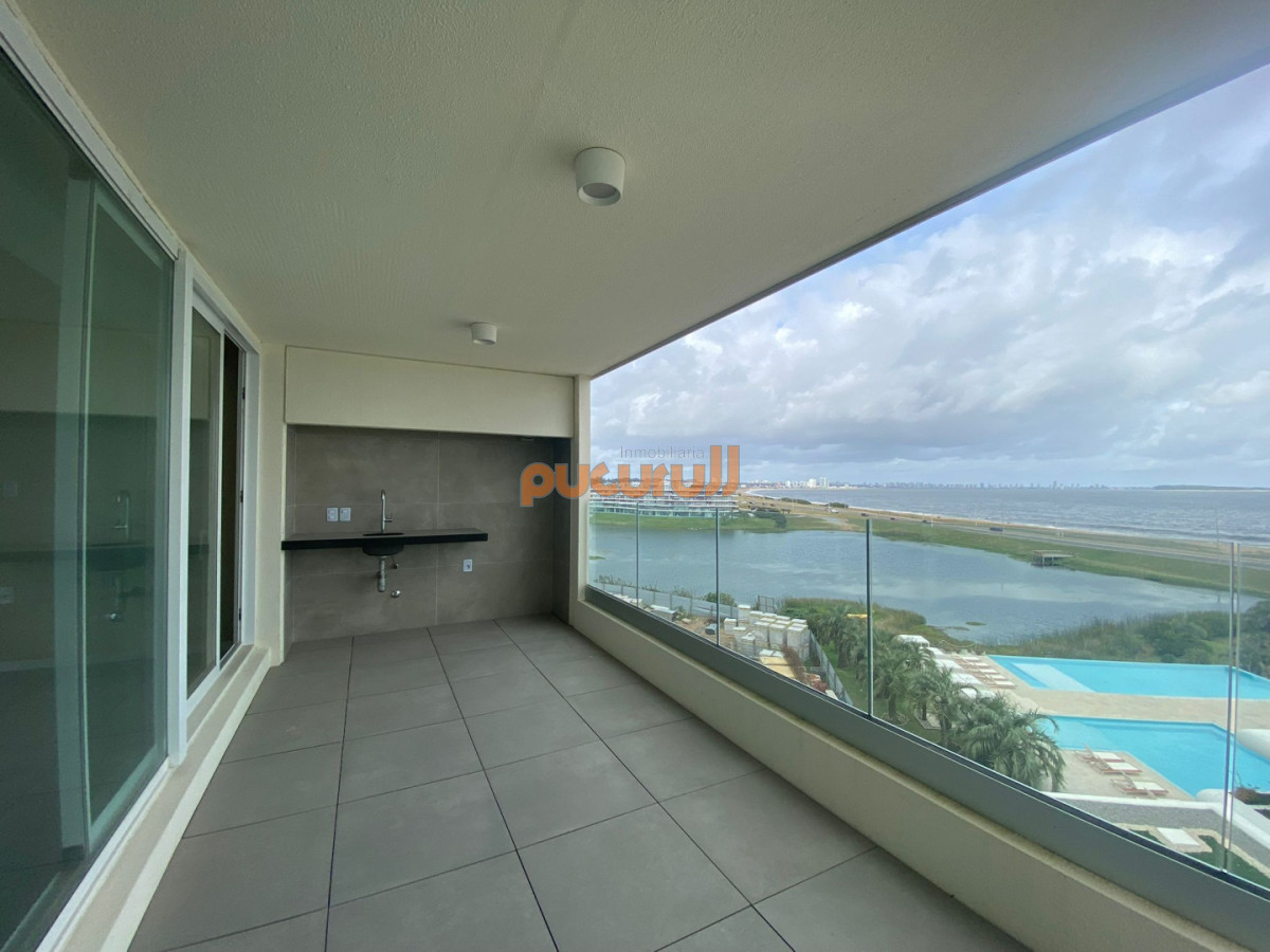 Apartamento ID.2651 - Invierta con financiación en espectacular torre con vista a la laguna y el mar. 