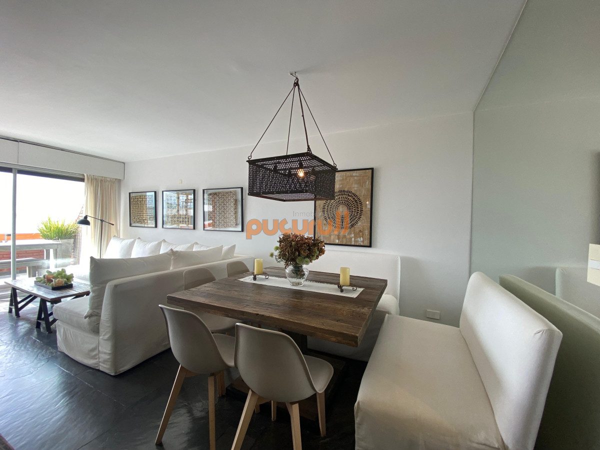 Apartamento ID.2578 - Vende apartamento con vista al mar de 3 dormitorios, Punta del Este