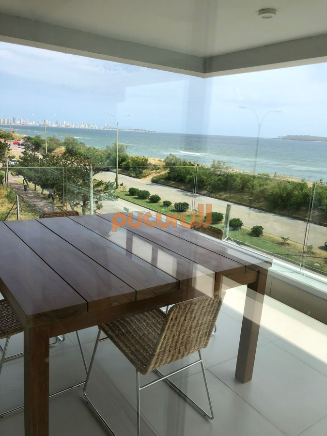 Apartamento ID.1478 - Se vende apartamento de 3 dormitorios en Edificio Horizonte, Playa Mansa, Punta del Este 