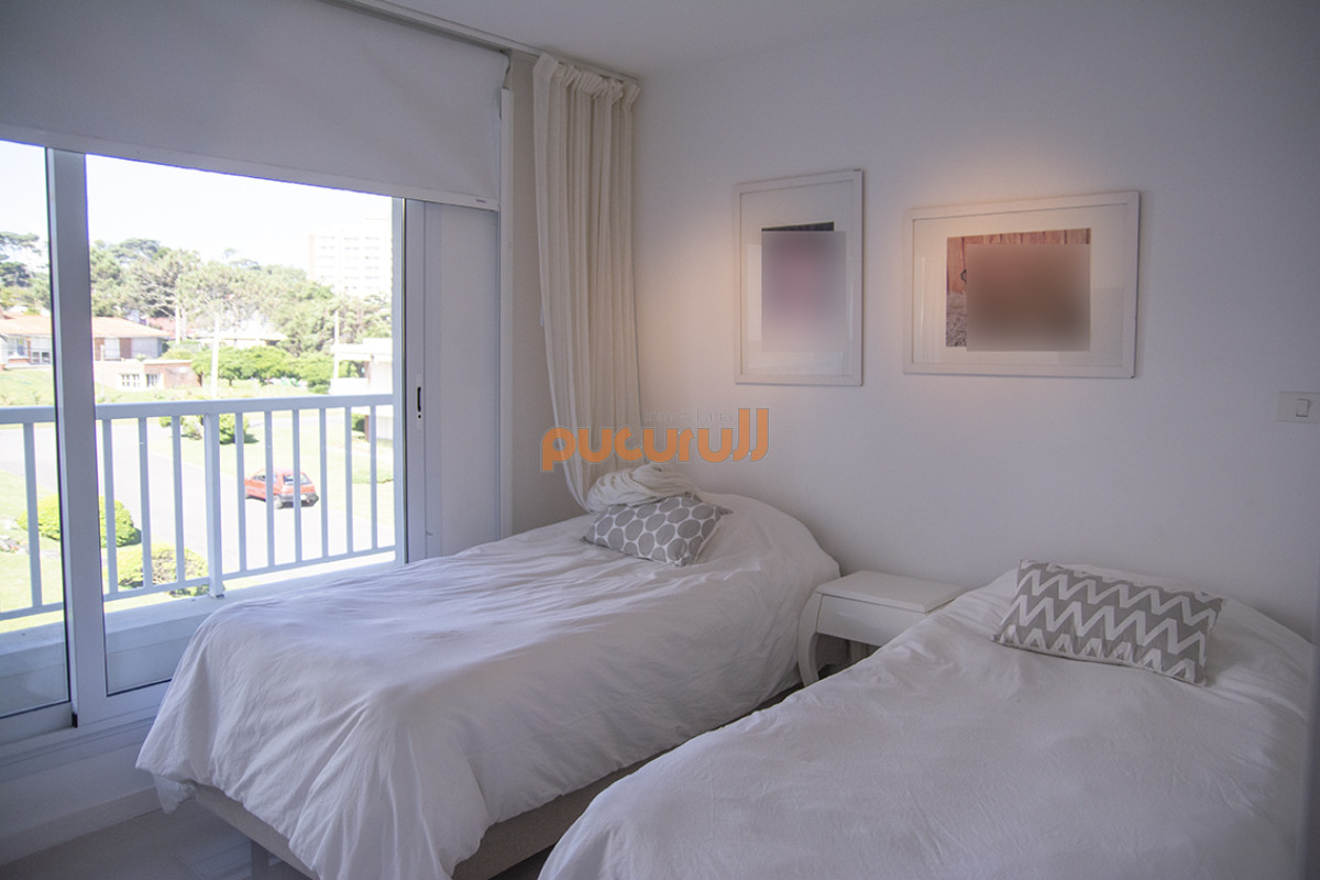 Apartamento ID.1478 - Se vende apartamento de 3 dormitorios en Edificio Horizonte, Playa Mansa, Punta del Este 