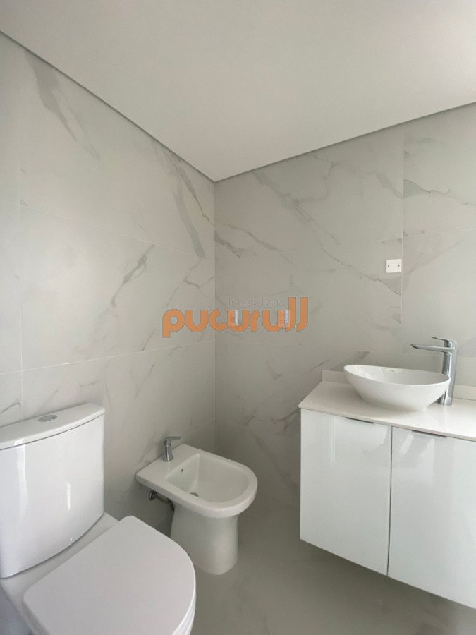 Apartamento ID.2651 - Invierta con financiación en espectacular torre con vista a la laguna y el mar. 