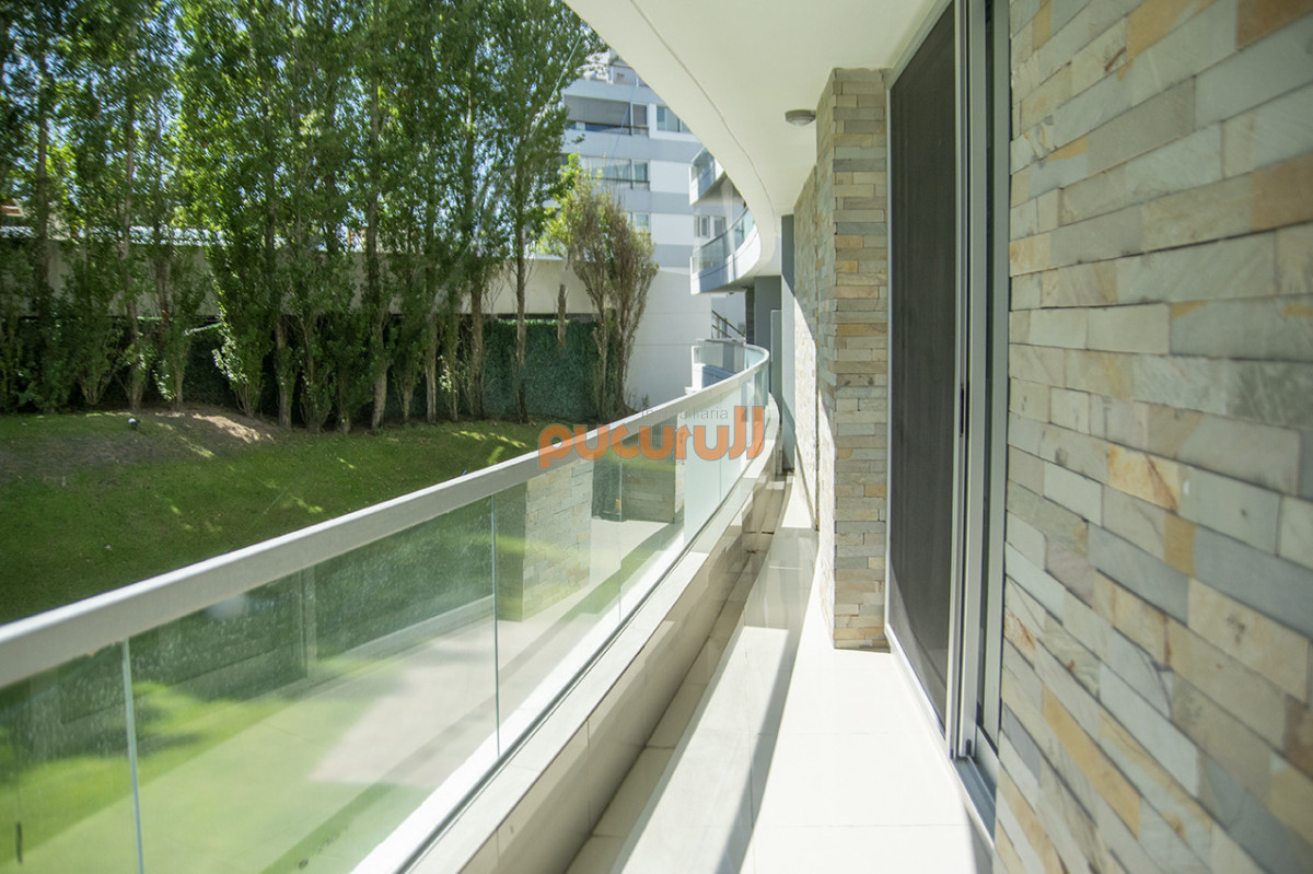 Apartamento ID.2650 - En venta apartamento de 3 dormitorios en excelente ubicacion, Pinares Punta del Este