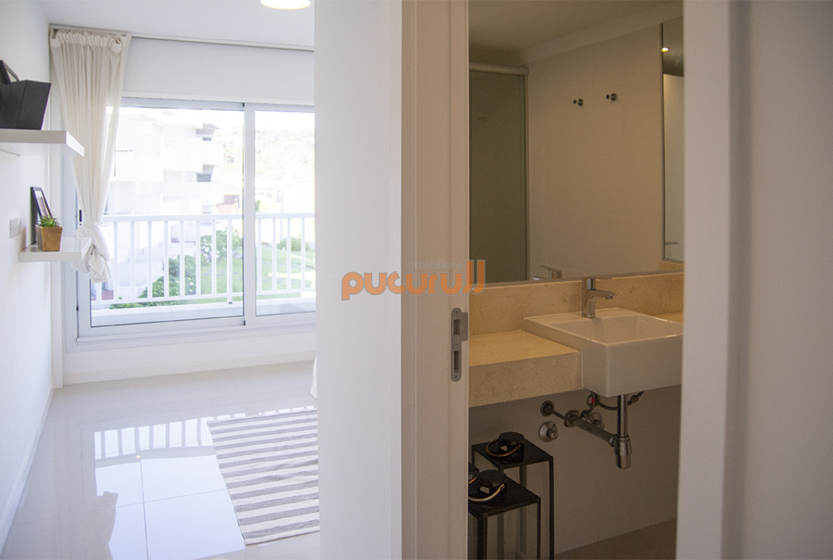 Apartamento ID.1478 - Se vende apartamento de 3 dormitorios en Edificio Horizonte, Playa Mansa, Punta del Este 