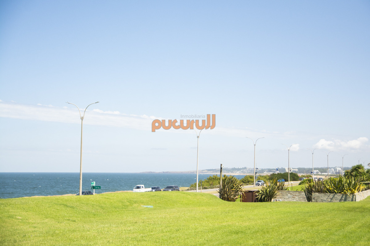 Apartamento ID.2650 - En venta apartamento de 3 dormitorios en excelente ubicacion, Pinares Punta del Este