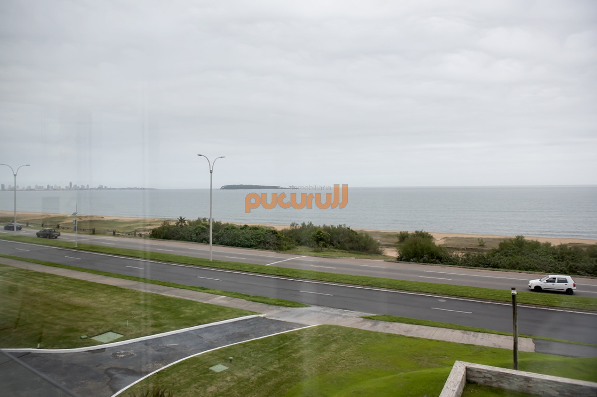 Apartamento ID.1480 - Departamento de 3 dormitorios en venta. Gran Oportunidad en Playa Mansa.