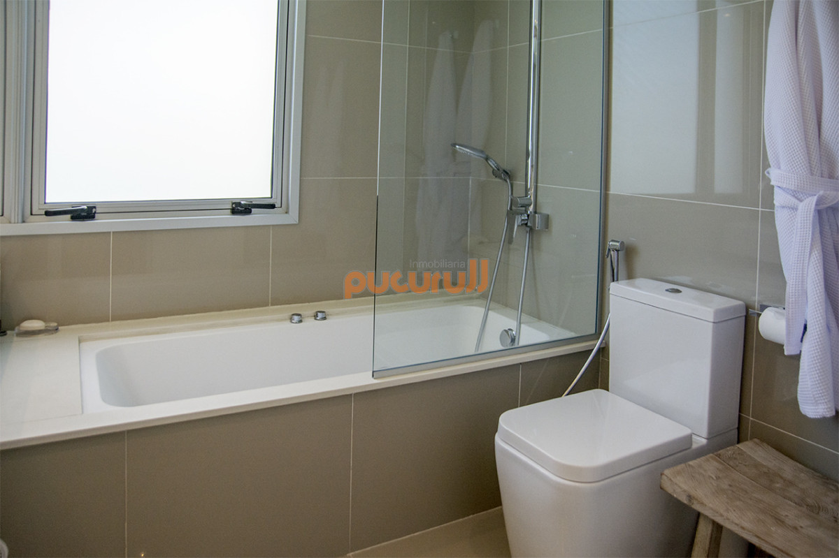 Apartamento ID.2650 - En venta apartamento de 3 dormitorios en excelente ubicacion, Pinares Punta del Este