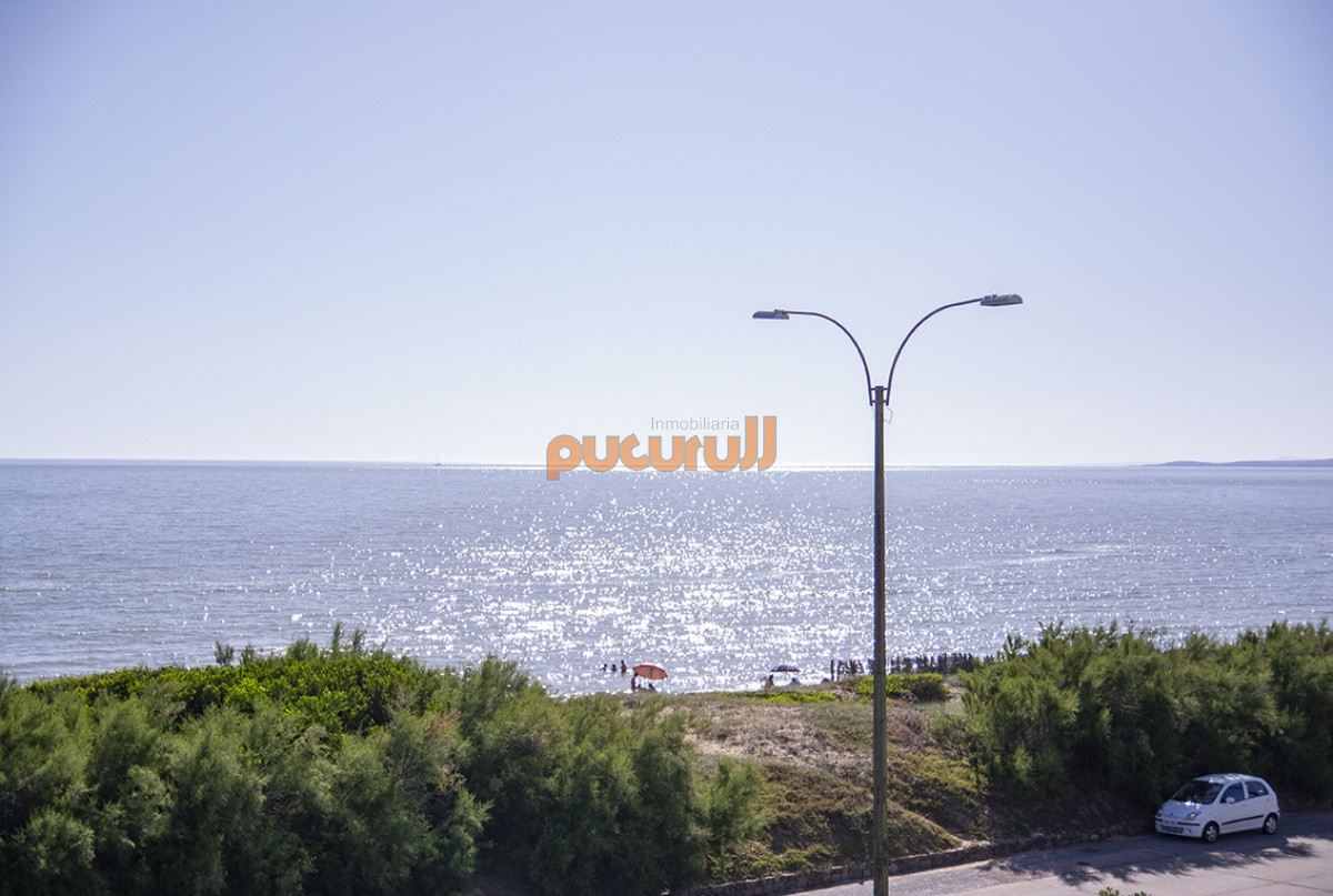 Apartamento ID.1478 - Se vende apartamento de 3 dormitorios en Edificio Horizonte, Playa Mansa, Punta del Este 