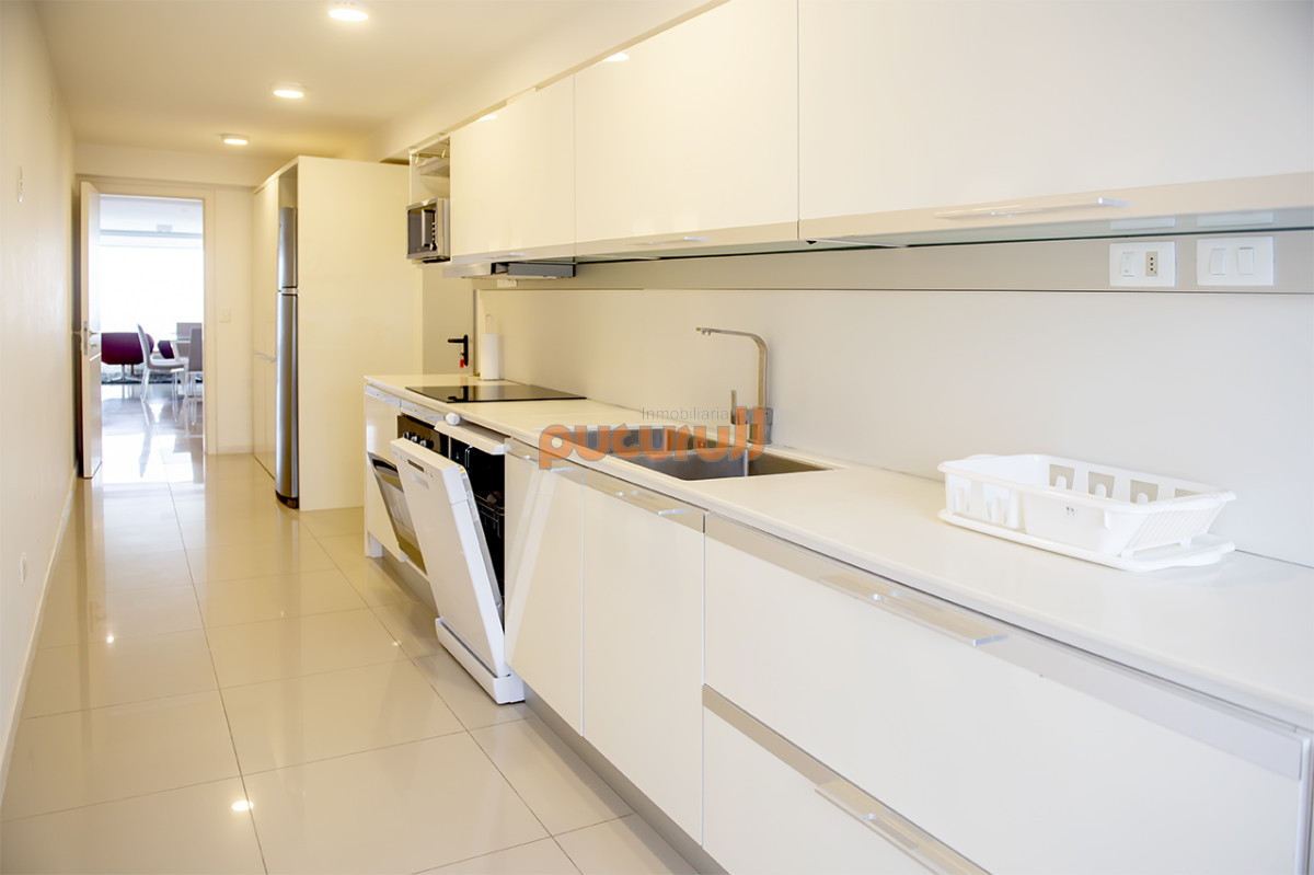 Apartamento ID.1480 - Departamento de 3 dormitorios en venta. Gran Oportunidad en Playa Mansa.