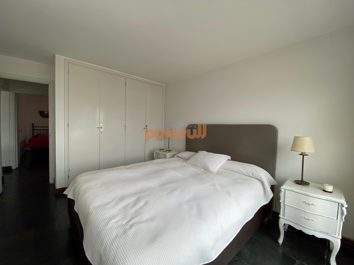 Apartamento ID.2578 - Vende apartamento con vista al mar de 3 dormitorios, Punta del Este