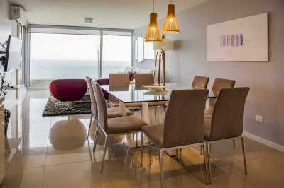 Departamento de 3 dormitorios en venta. Gran Oportunidad en Playa Mansa.