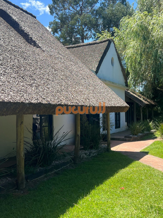 Casa ID.2893 - Amplia casa a la venta en Punta del Este de 6 dormitorios en el Tesoro a 200 mts de ruta 10