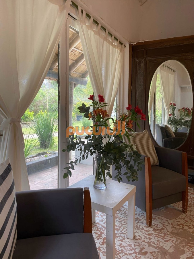 Casa ID.2893 - Amplia casa a la venta en Punta del Este de 6 dormitorios en el Tesoro a 200 mts de ruta 10