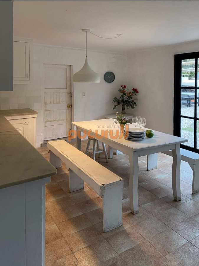 Casa ID.2893 - Amplia casa a la venta en Punta del Este de 6 dormitorios en el Tesoro a 200 mts de ruta 10