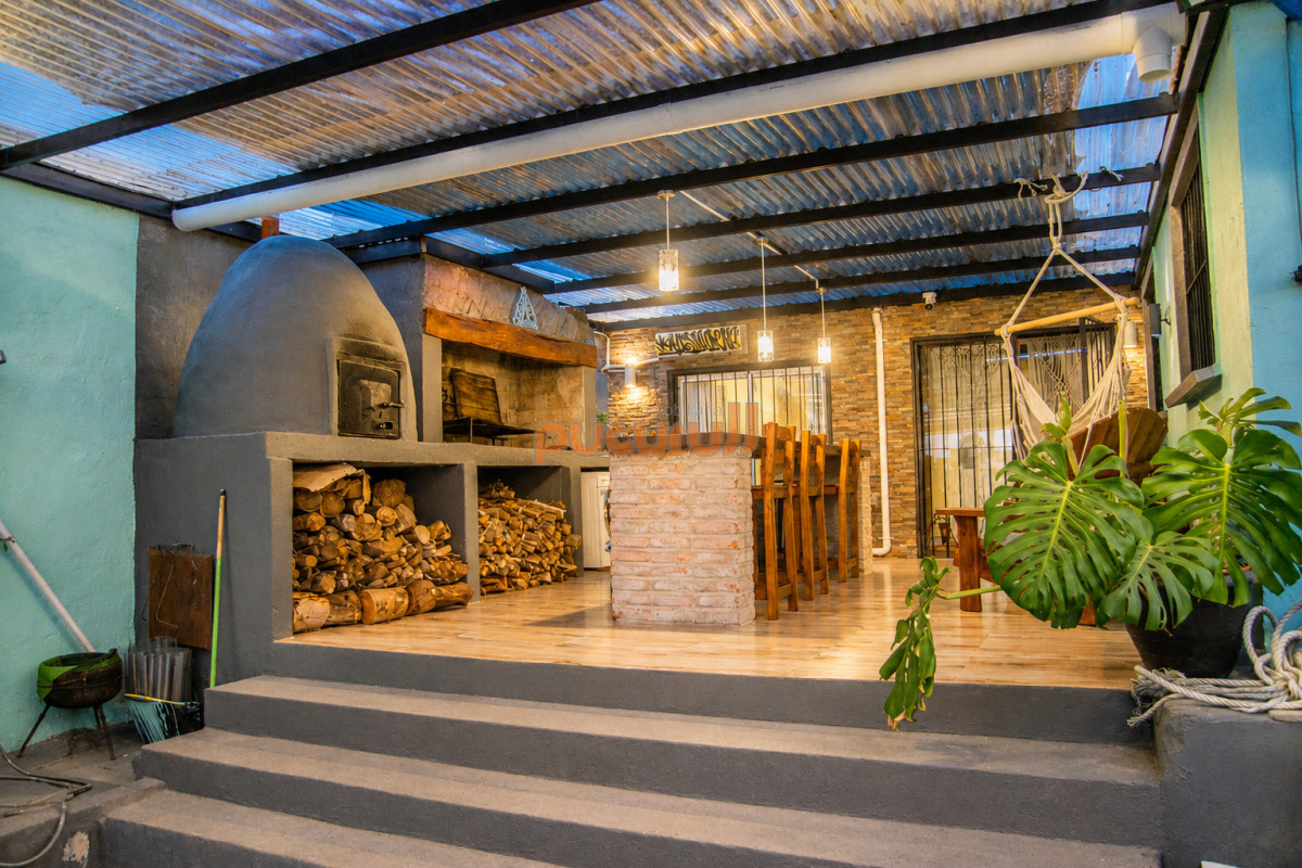 Casa ID.3006 - En venta casa de 4 dormitorios en Barrio 4 H en Maldonado, con barbacoa y piscina